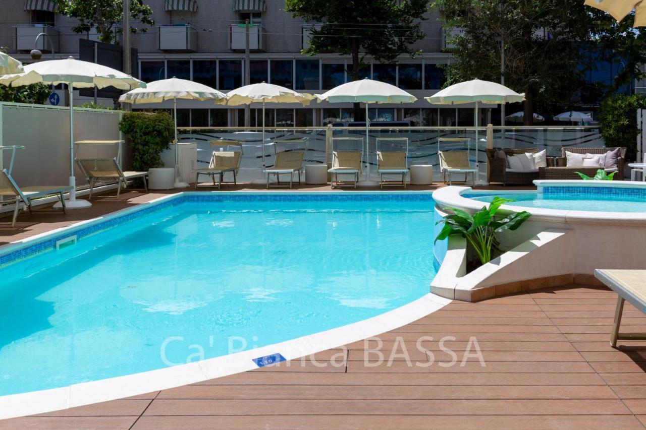 Hotel Ca' Bianca Riccione Exterior foto